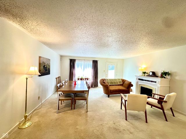 949 Runnymede Drive, Greenfield, IN 46140