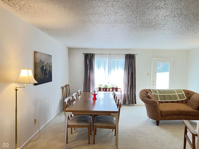 949 Runnymede Drive, Greenfield, IN 46140