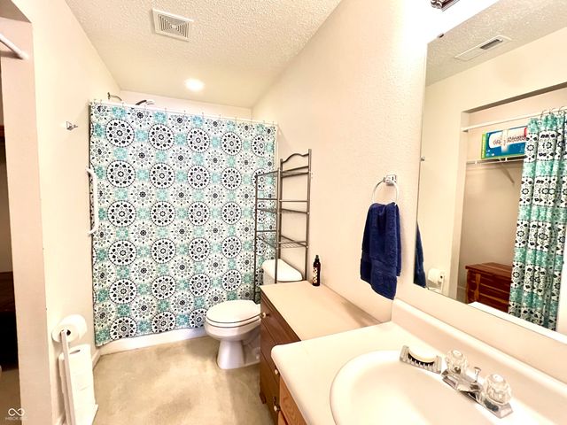 949 Runnymede Drive, Greenfield, IN 46140