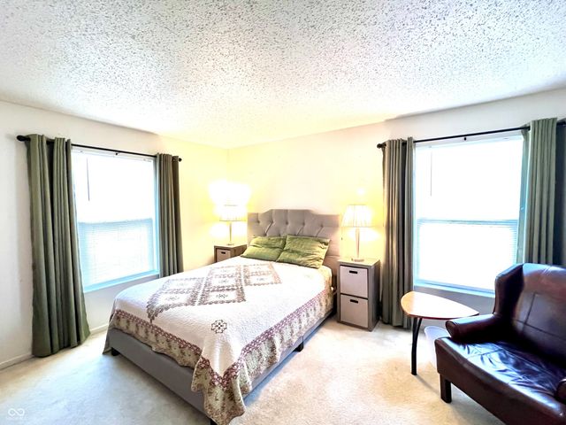949 Runnymede Drive, Greenfield, IN 46140