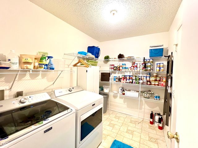 949 Runnymede Drive, Greenfield, IN 46140