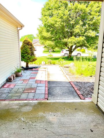 949 Runnymede Drive, Greenfield, IN 46140