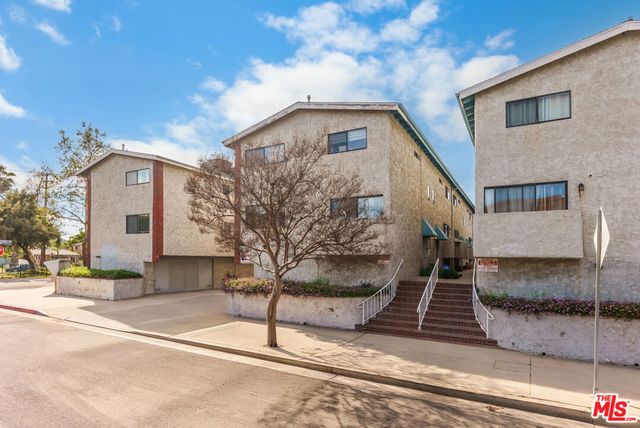 11643 Chandler Boulevard 111, Valley Village, CA 91601