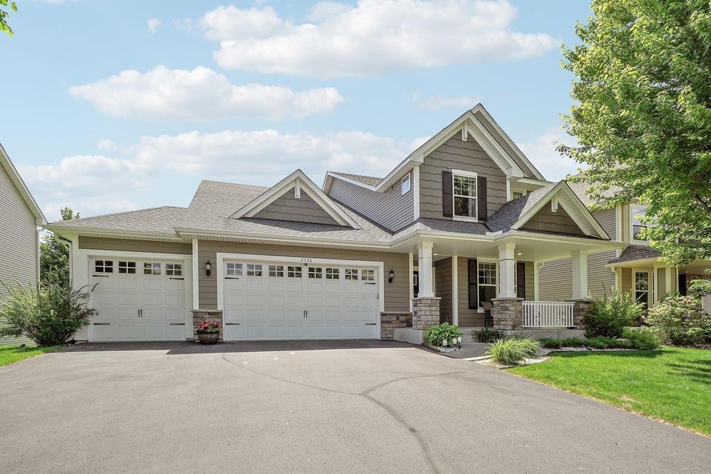 2726 128th Avenue NE, Blaine, MN 55449
