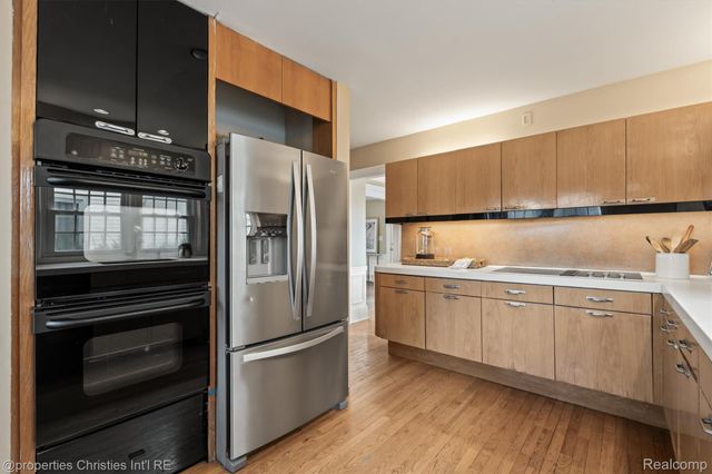 941 Forest Avenue, Birmingham, MI 48009