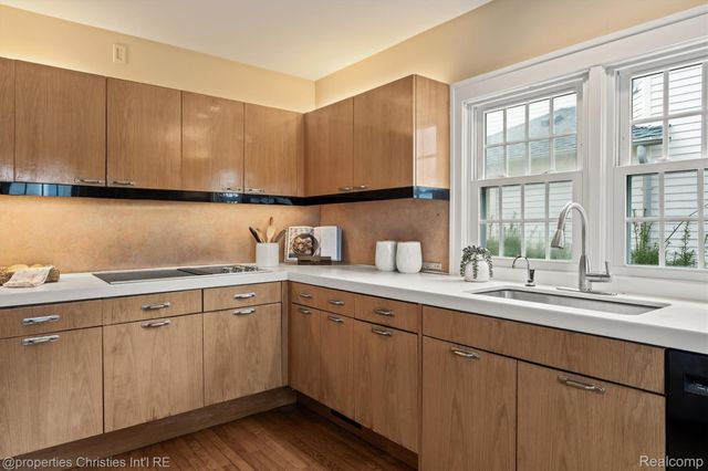 941 Forest Avenue, Birmingham, MI 48009