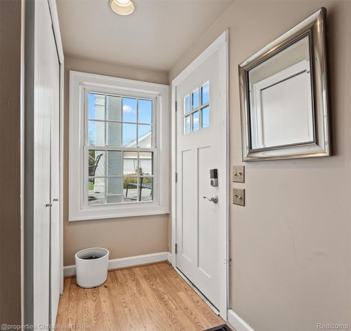 941 Forest Avenue, Birmingham, MI 48009