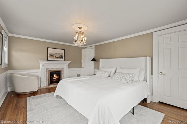 941 Forest Avenue, Birmingham, MI 48009