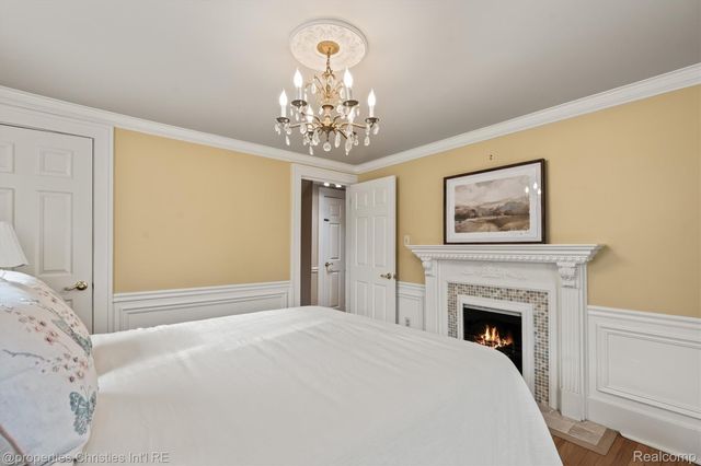 941 Forest Avenue, Birmingham, MI 48009