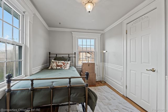 941 Forest Avenue, Birmingham, MI 48009