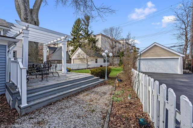 941 Forest Avenue, Birmingham, MI 48009