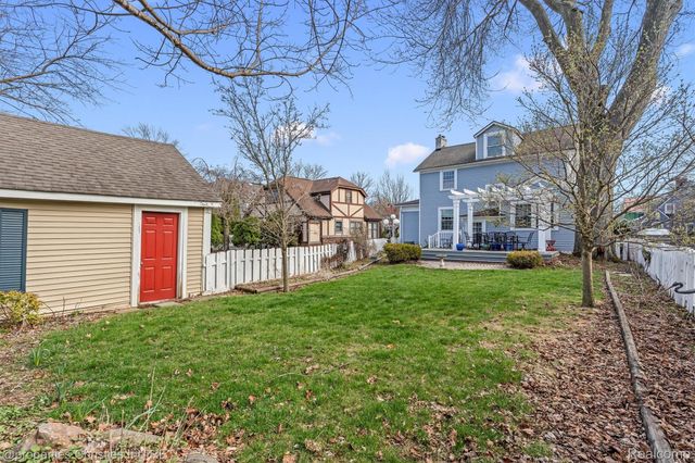 941 Forest Avenue, Birmingham, MI 48009