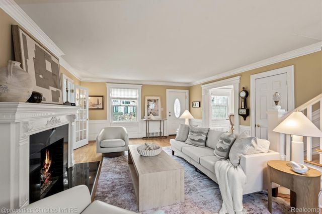 941 Forest Avenue, Birmingham, MI 48009