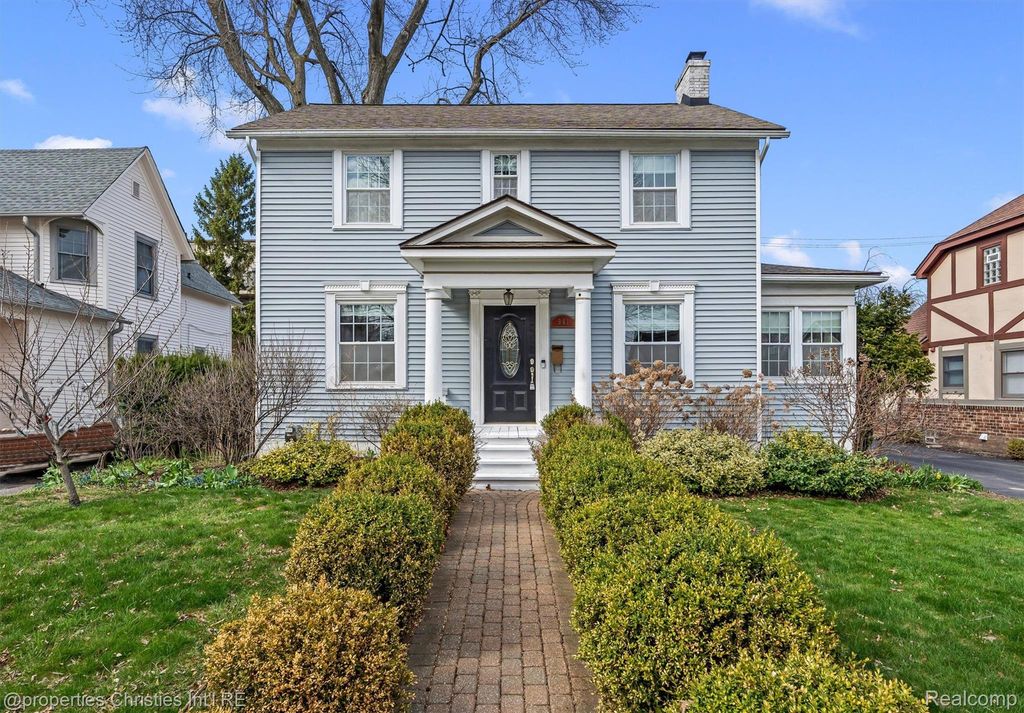 941 Forest Avenue, Birmingham, MI 48009