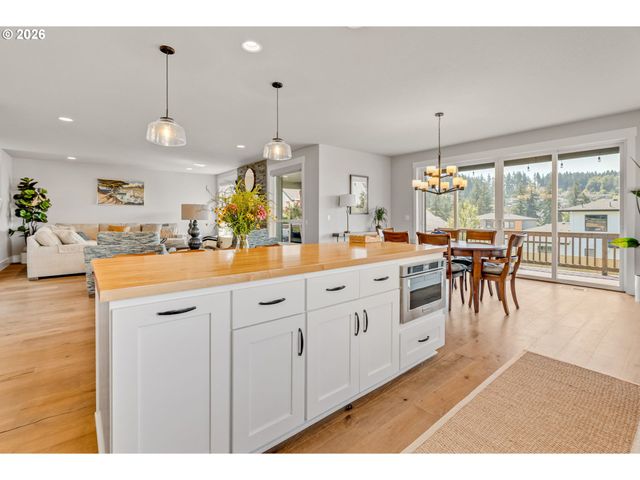 14998 Se NORTHERN HEIGHTS Dr, Happy Valley, OR 97086