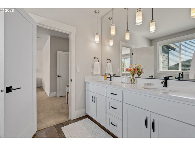 14998 Se NORTHERN HEIGHTS Dr, Happy Valley, OR 97086