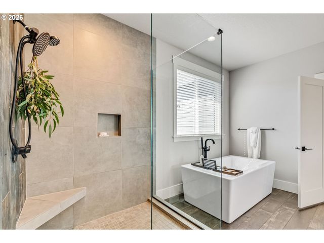 14998 Se NORTHERN HEIGHTS Dr, Happy Valley, OR 97086