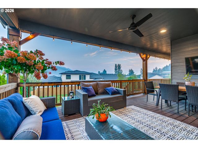 14998 Se NORTHERN HEIGHTS Dr, Happy Valley, OR 97086