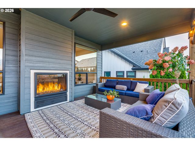 14998 Se NORTHERN HEIGHTS Dr, Happy Valley, OR 97086