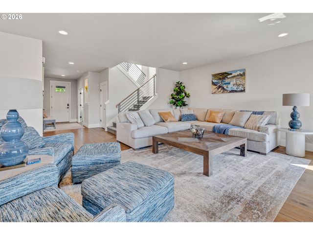 14998 Se NORTHERN HEIGHTS Dr, Happy Valley, OR 97086