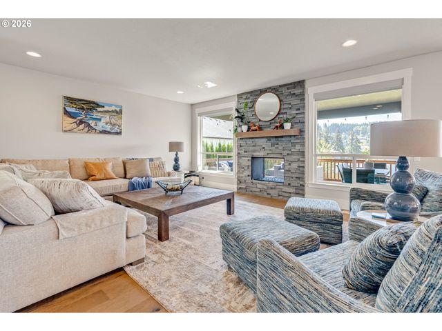14998 Se NORTHERN HEIGHTS Dr, Happy Valley, OR 97086
