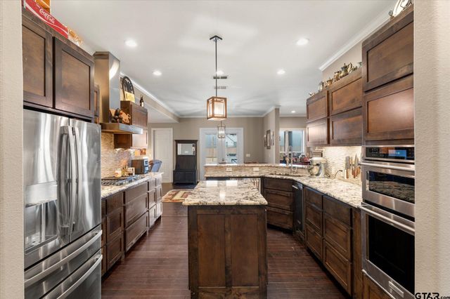 200 Country Club, Mount Pleasant, TX 75455