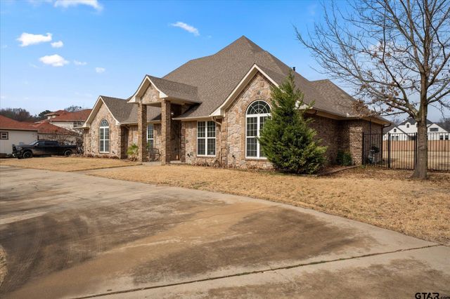 200 Country Club, Mount Pleasant, TX 75455
