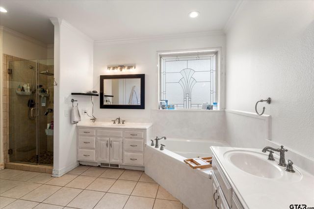 200 Country Club, Mount Pleasant, TX 75455