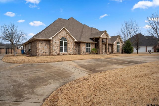 200 Country Club, Mount Pleasant, TX 75455