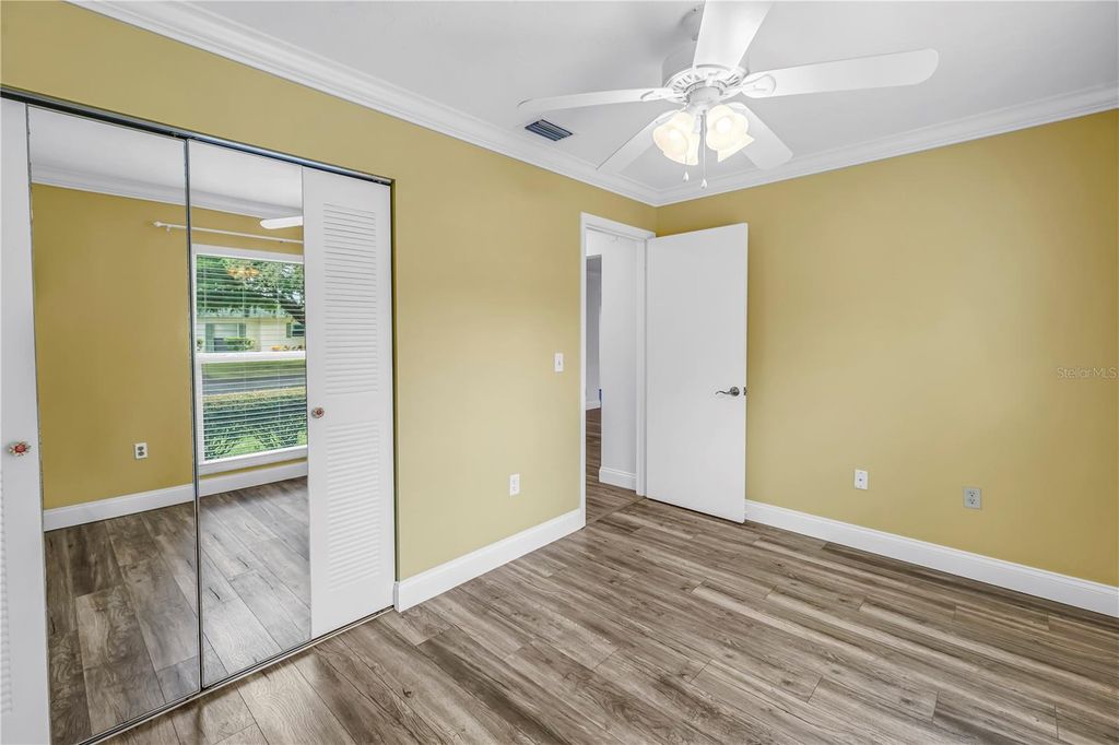 Image 18 of property listing at 4207 34TH AVENUE DRIVE W, Bradenton, FL 34205