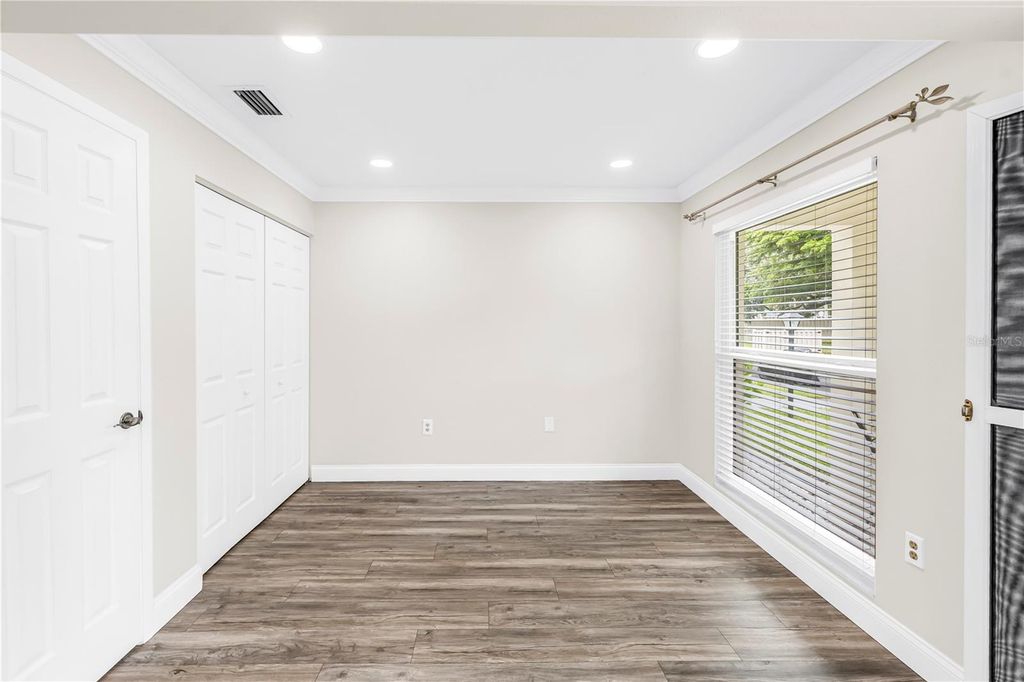 Image 22 of property listing at 4207 34TH AVENUE DRIVE W, Bradenton, FL 34205