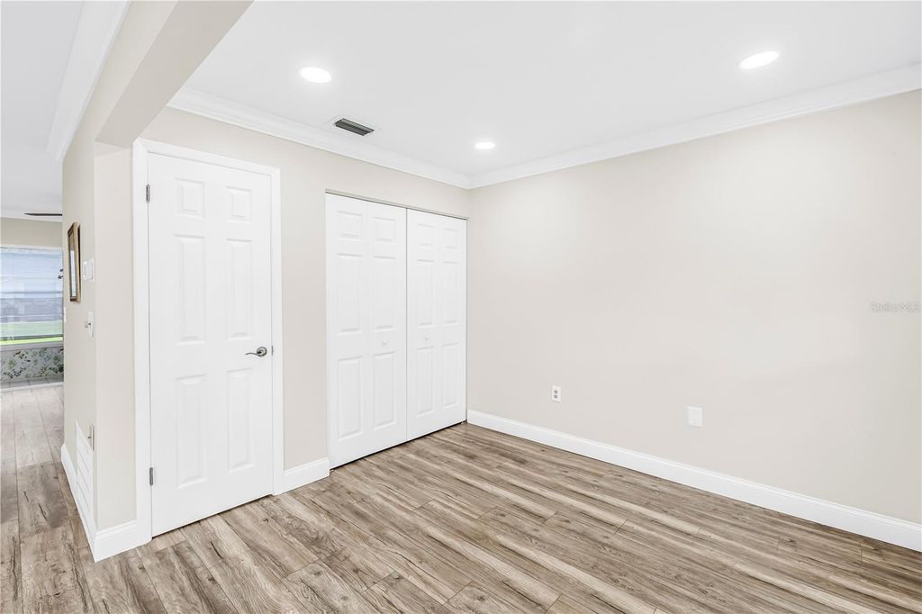 Image 24 of property listing at 4207 34TH AVENUE DRIVE W, Bradenton, FL 34205