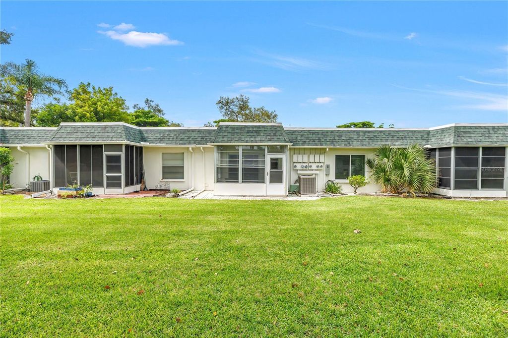 Image 28 of property listing at 4207 34TH AVENUE DRIVE W, Bradenton, FL 34205