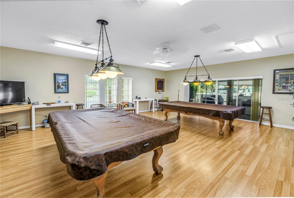 Image 36 of property listing at 4207 34TH AVENUE DRIVE W, Bradenton, FL 34205
