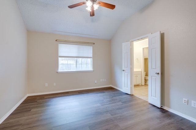 215 Linda Street, Aubrey, TX 76227