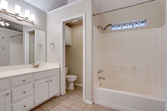 215 Linda Street, Aubrey, TX 76227