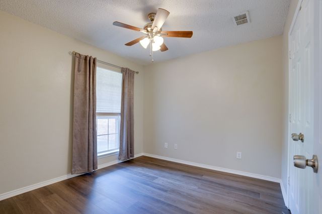 215 Linda Street, Aubrey, TX 76227