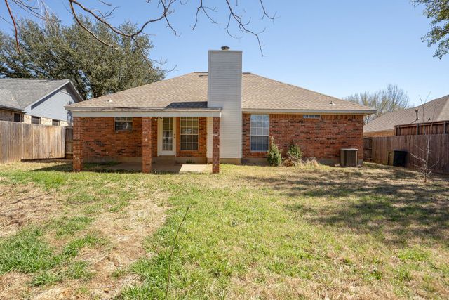 215 Linda Street, Aubrey, TX 76227