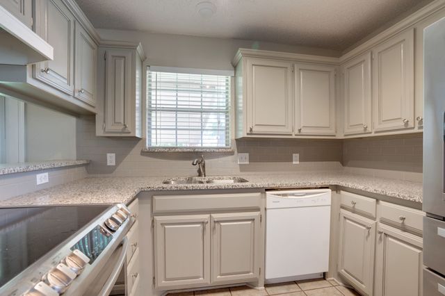 215 Linda Street, Aubrey, TX 76227