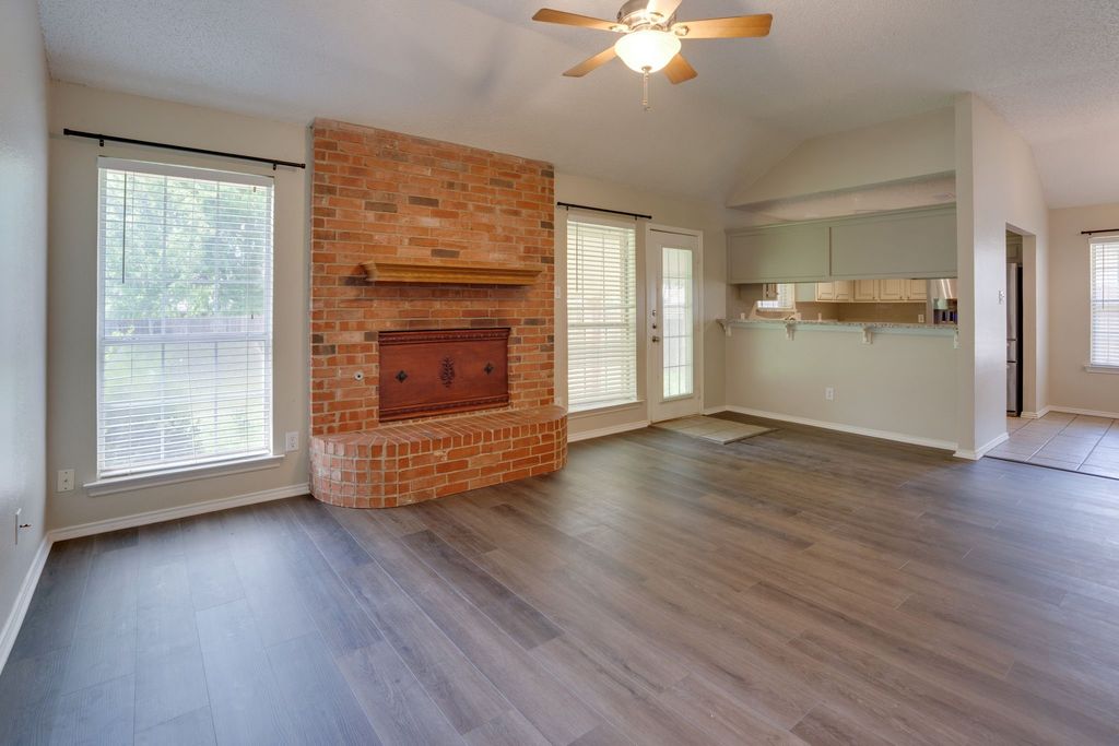 215 Linda Street, Aubrey, TX 76227
