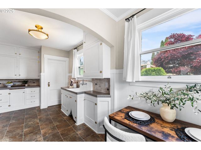614 W 29TH St, Vancouver, WA 98660