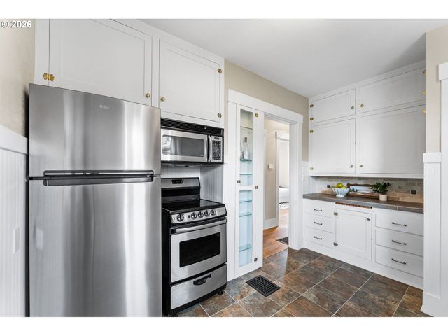 614 W 29TH St, Vancouver, WA 98660