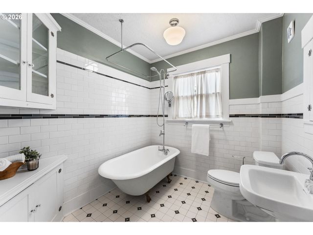 614 W 29TH St, Vancouver, WA 98660