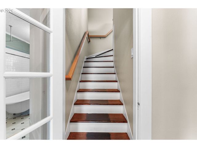 614 W 29TH St, Vancouver, WA 98660