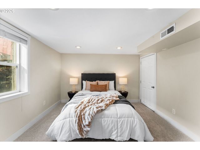 614 W 29TH St, Vancouver, WA 98660