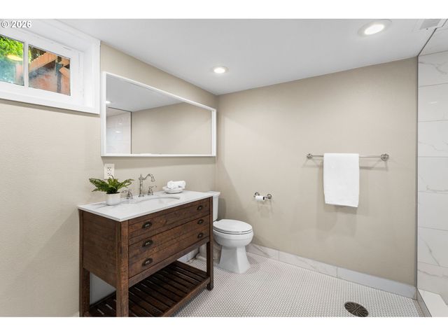 614 W 29TH St, Vancouver, WA 98660