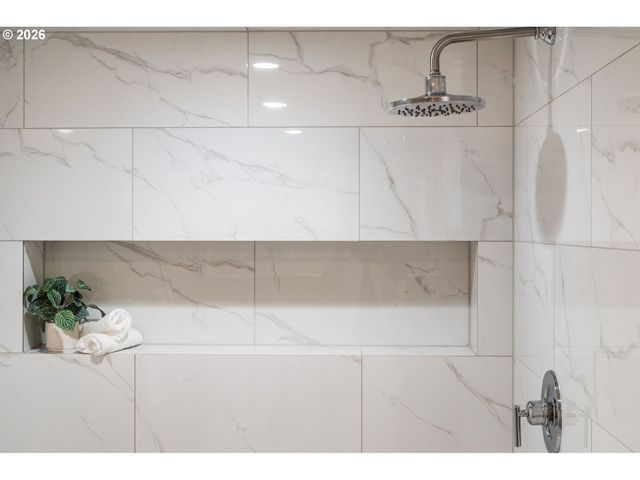 614 W 29TH St, Vancouver, WA 98660