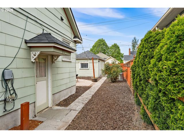 614 W 29TH St, Vancouver, WA 98660