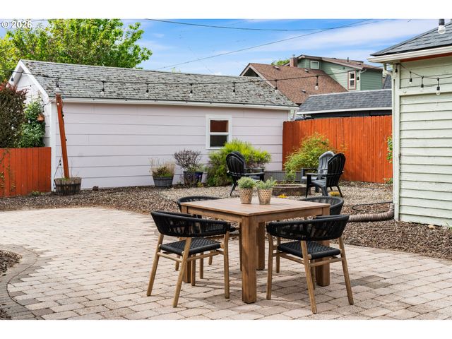 614 W 29TH St, Vancouver, WA 98660