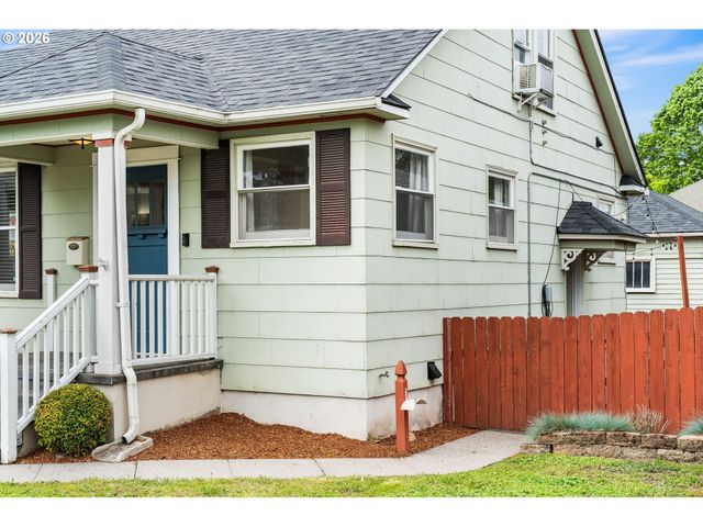 614 W 29TH St, Vancouver, WA 98660